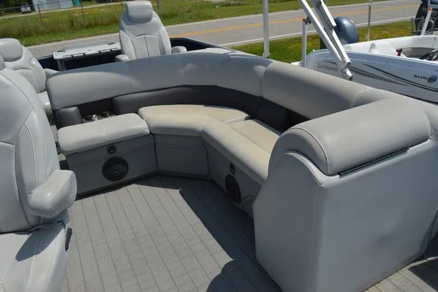 Slide: The Image of Bentley Pontoons Bentley 243 Fish N Cruise (3/4 Tube) 2021 - 7