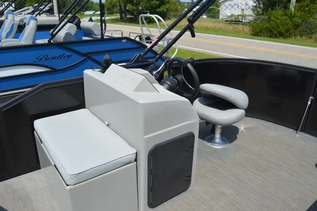Slide: The Image of Flagship Endurance 16 Front Fish 2024 - 5