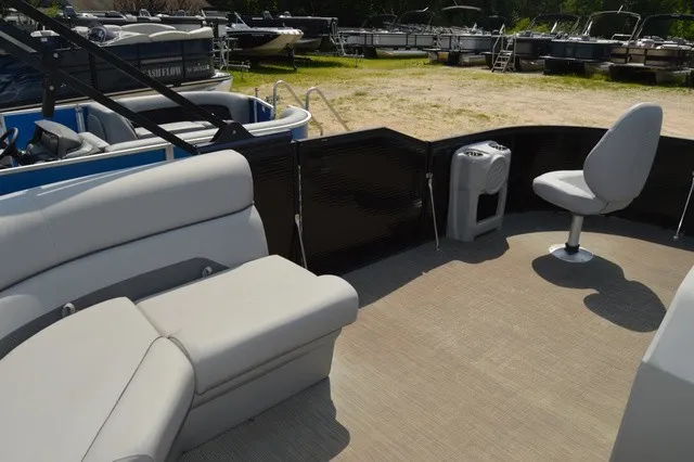 Slide: The Image of Flagship Endurance 16 Front Fish 2024 - 16