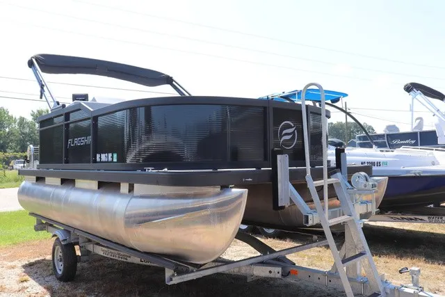 The Image of Flagship Endurance 16 Front Fish 2024 - 1