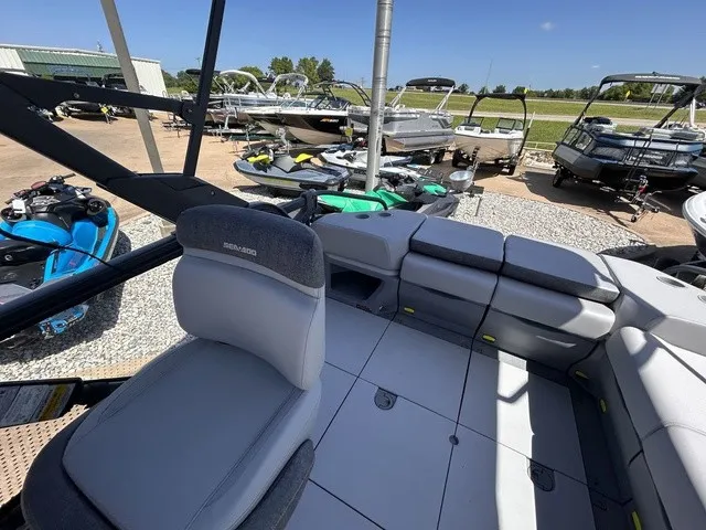 Slide: The Image of Sea-Doo Switch Cruise 21 2025 - 10