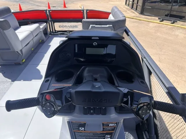 Slide: The Image of Sea-Doo Switch Cruise 21 2025 - 13