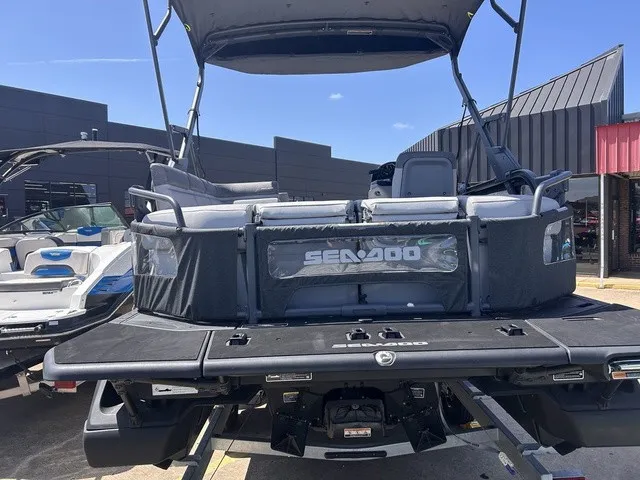 Slide: The Image of Sea-Doo Switch Cruise 21 2025 - 4