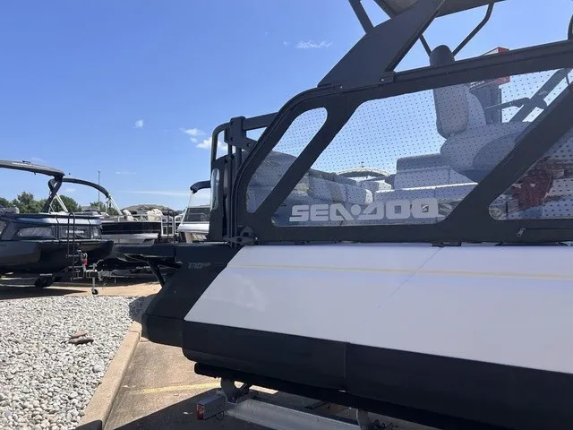 Slide: The Image of Sea-Doo Switch Cruise 21 2025 - 3