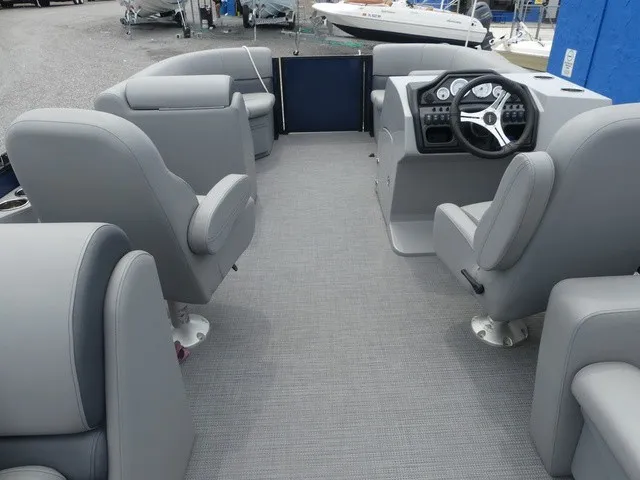 Slide: The Image of Bentley Pontoons Legacy 200 Navigator 2025 - 15