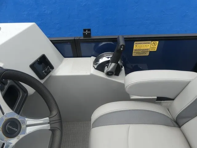 Slide: The Image of Bentley Pontoons Legacy 200 Navigator 2025 - 23