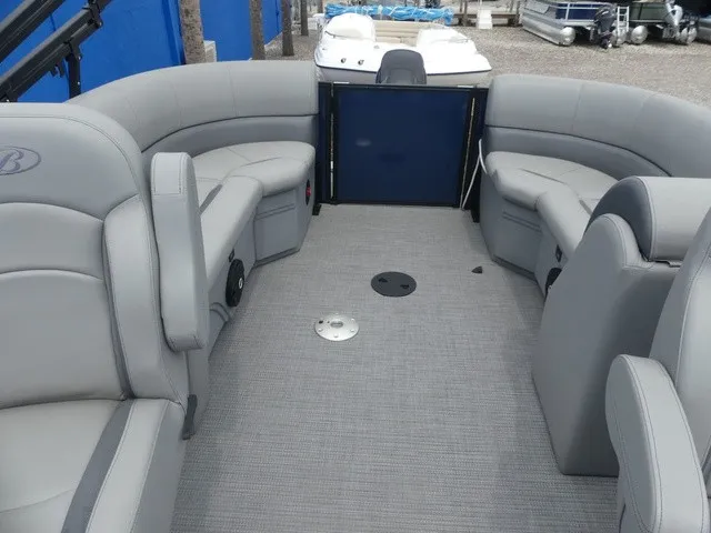 Slide: The Image of Bentley Pontoons Legacy 200 Navigator 2025 - 16