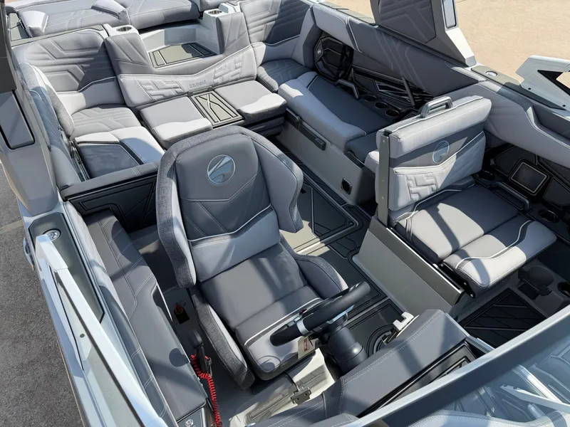 Slide: The Image of Tigé Ultré 23ZX 2027 - 23