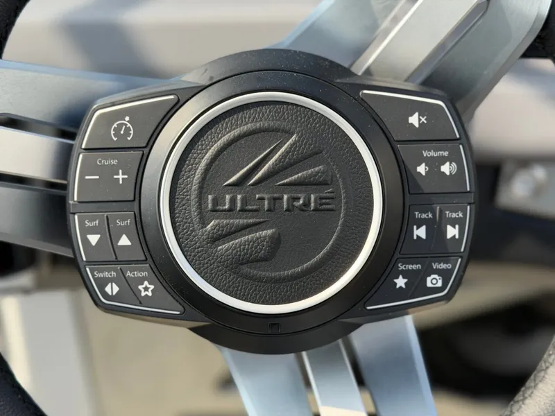 Slide: The Image of Tigé Ultré 23ZX 2027 - 25