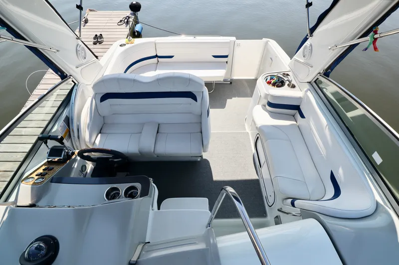Slide: The Image of Formula 27 Performance Cruiser 2006 - 23