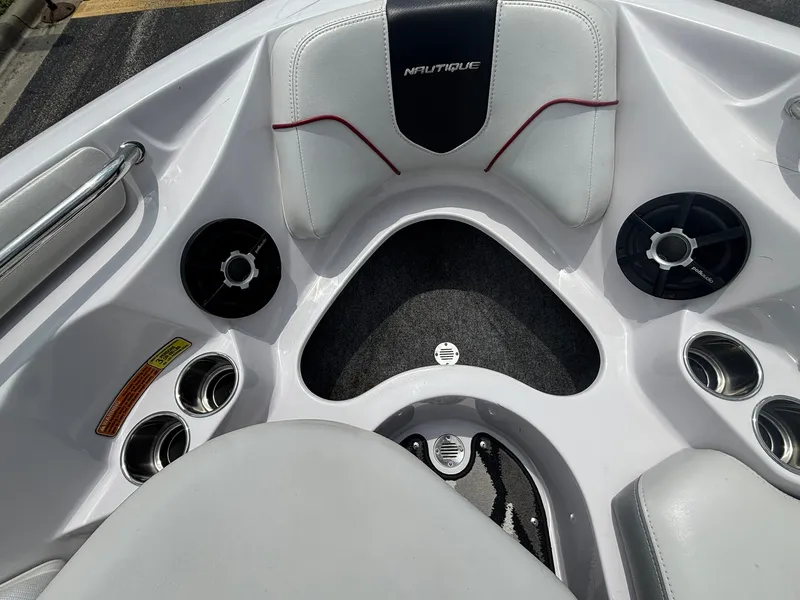 Slide: The Image of Nautique Super Air Nautique 210 2013 - 24