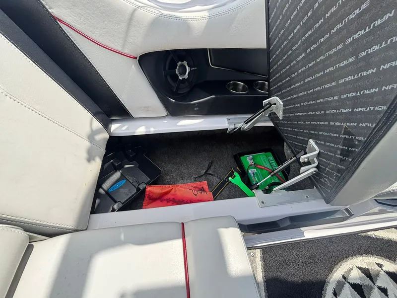 Slide: The Image of Nautique Super Air Nautique 210 2013 - 31