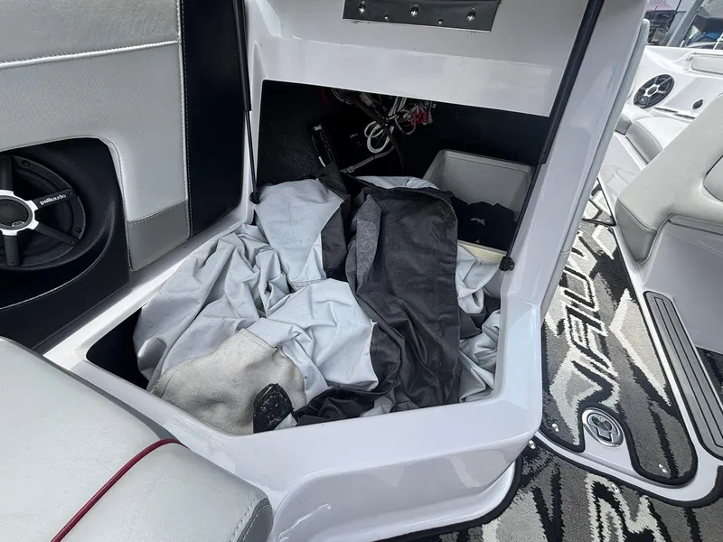 Slide: The Image of Nautique Super Air Nautique 210 2013 - 28