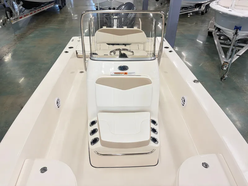 Slide: The Image of Robalo R206 PRO 2027 - 12