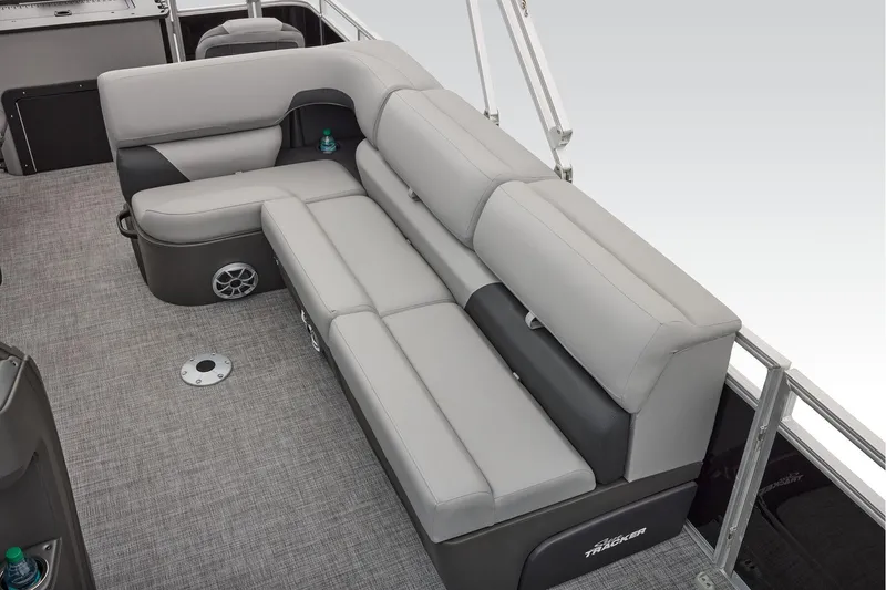 Slide: The Image of Sun Tracker Sportfish 24 XP3 2026 - 77