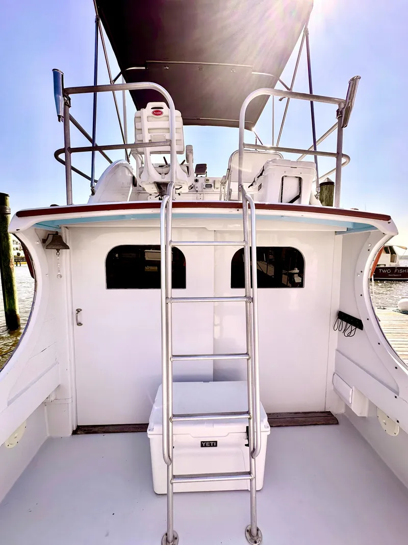 Slide: The Image of Cockpit/Stairs to Flybridge - 7