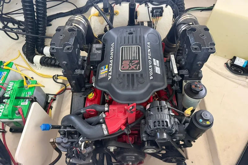 Slide: The Image of Volvo Penta 5.7 GXI engine in 2008 Chaparral 256 SSi boat, detailed view. - 53