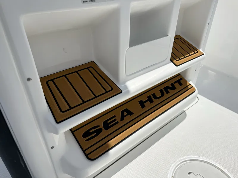 Slide: The Image of Sea Hunt Ultra 255SE 2027 - 27