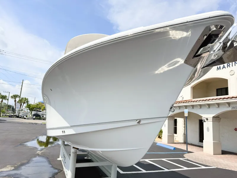 Slide: The Image of Sea Hunt Ultra 255SE 2027 - 4