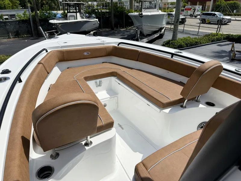 Slide: The Image of Sea Hunt Ultra 255SE 2027 - 28