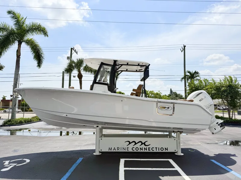 Slide: The Image of Sea Hunt Ultra 255SE 2027 - 8