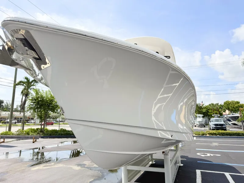 Slide: The Image of Sea Hunt Ultra 255SE 2027 - 7