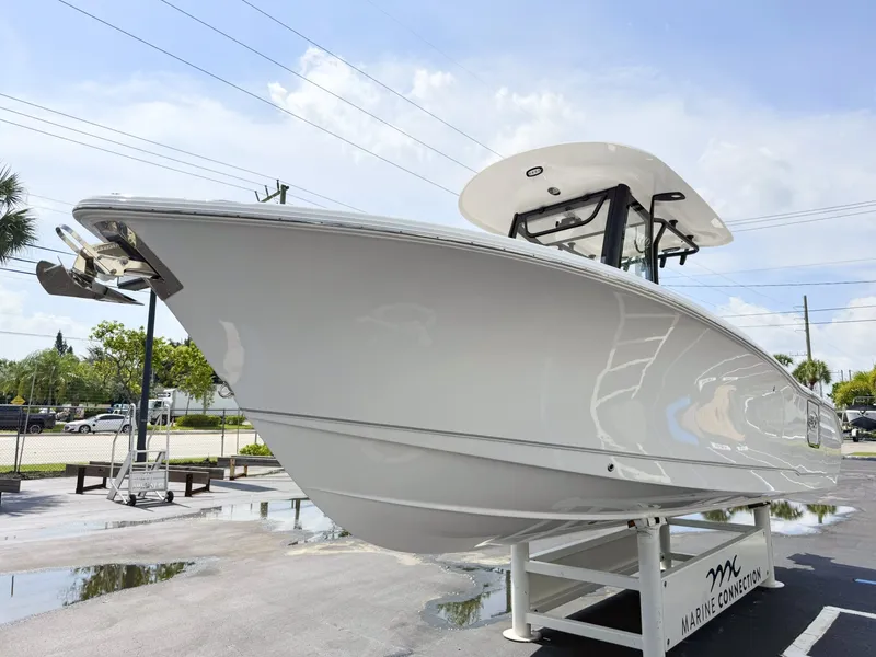 Slide: The Image of Sea Hunt Ultra 255SE 2027 - 6