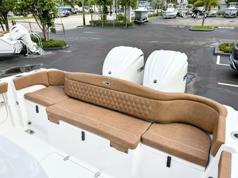 Slide: The Image of Sea Hunt Ultra 285SE 2027 - 16