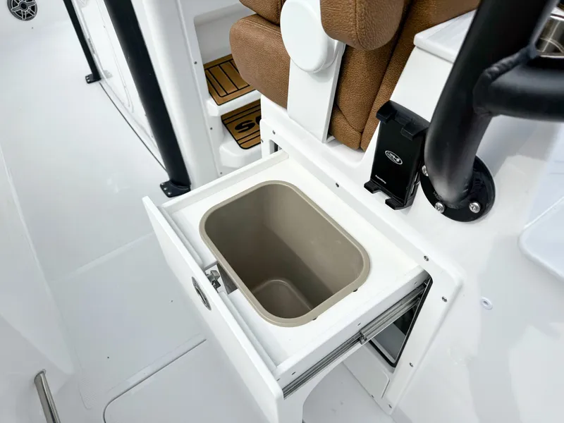 Slide: The Image of Sea Hunt Ultra 285SE 2027 - 19
