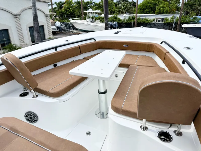 Slide: The Image of Sea Hunt Ultra 285SE 2027 - 37
