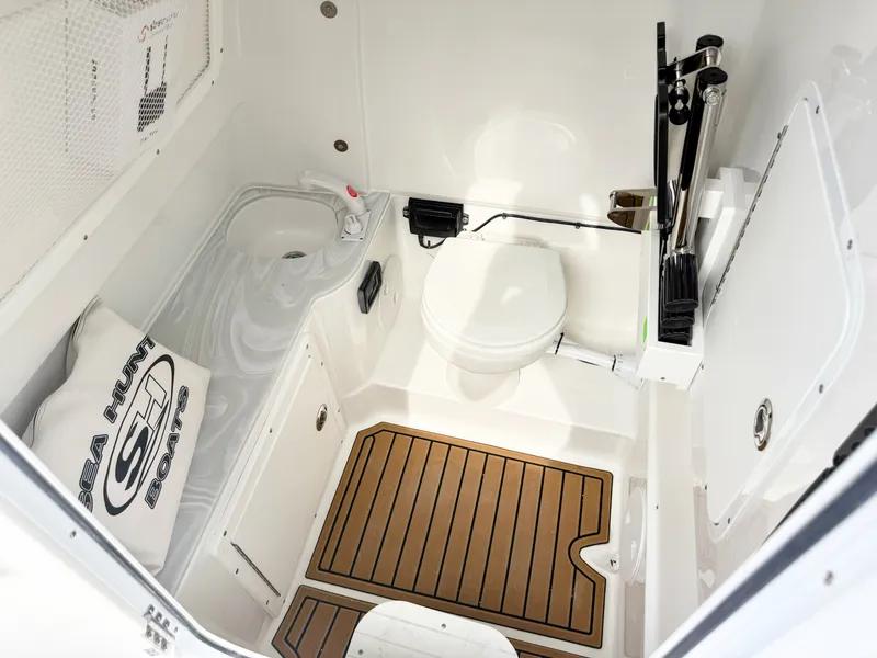 Slide: The Image of Sea Hunt Ultra 285SE 2027 - 39