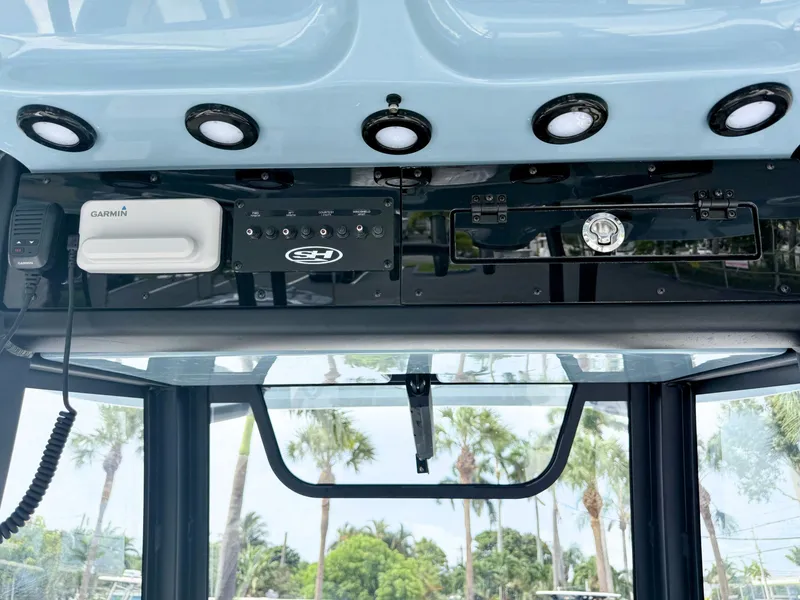 Slide: The Image of Sea Hunt Ultra 285SE 2027 - 32