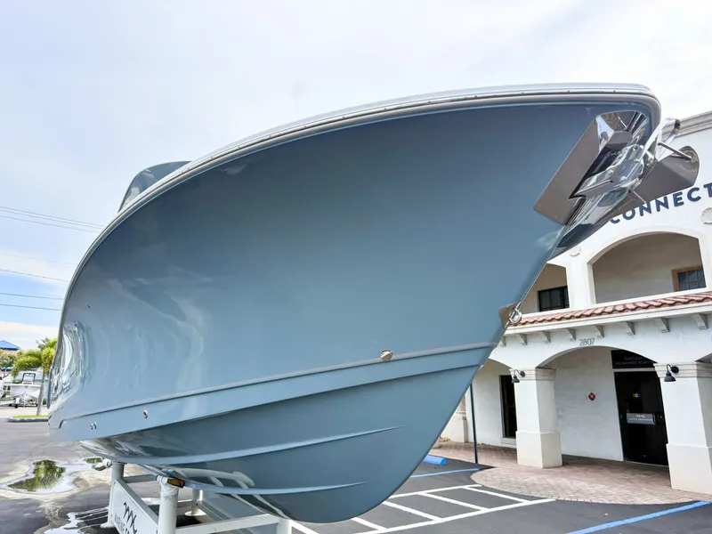 Slide: The Image of Sea Hunt Ultra 285SE 2027 - 4