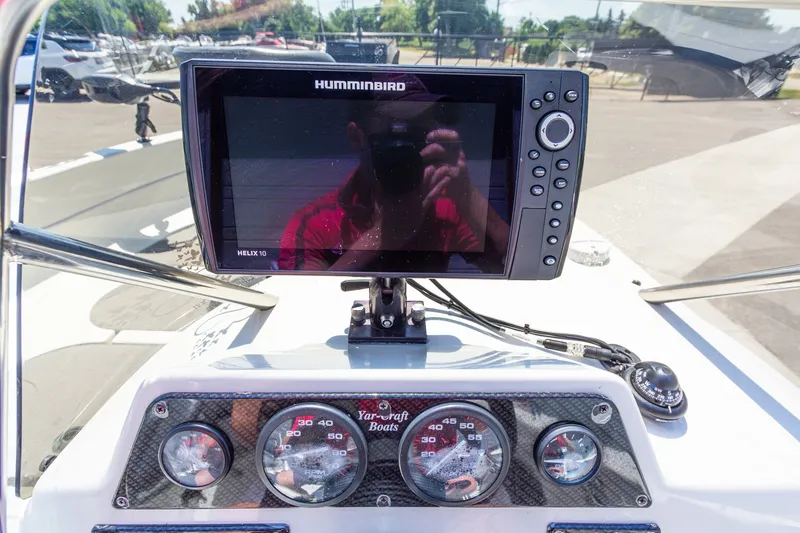 Slide: The Image of Dashboard of 2009 Yarcraft 1785 SC with Humminbird Helix 10 fish finder. - 20