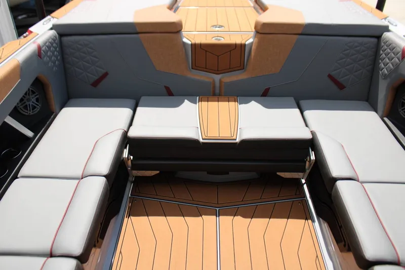 Slide: The Image of Nautique Super Air Nautique GS22 2026 - 13