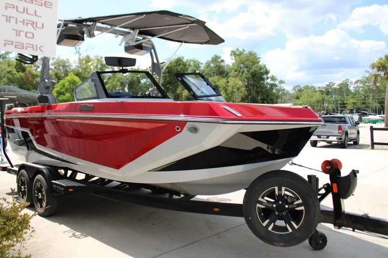 Slide: The Image of Nautique Super Air Nautique GS22 2026 - 4