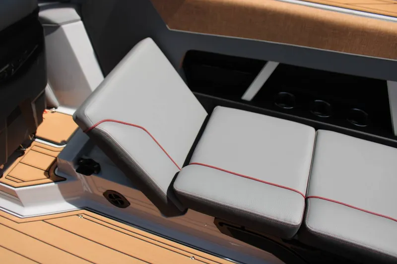 Slide: The Image of Nautique Super Air Nautique GS22 2026 - 18