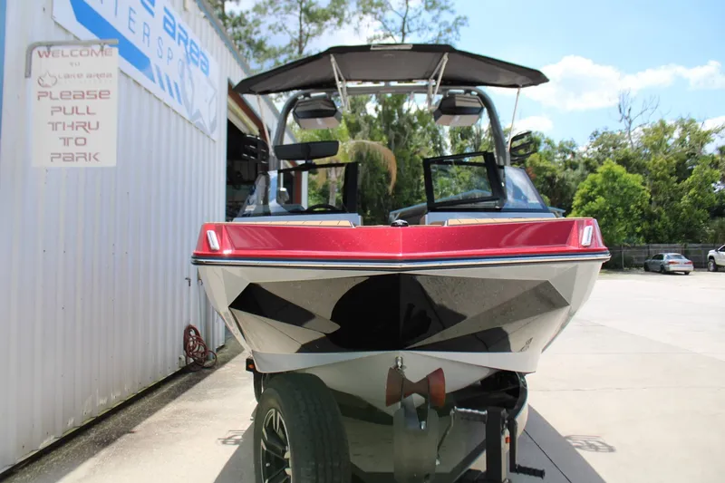 Slide: The Image of Nautique Super Air Nautique GS22 2026 - 3