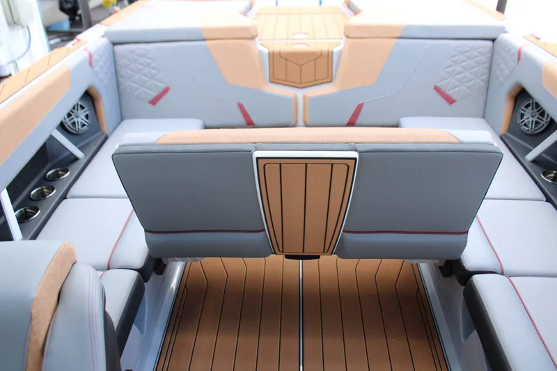 Slide: The Image of Nautique Super Air Nautique GS22 2026 - 17