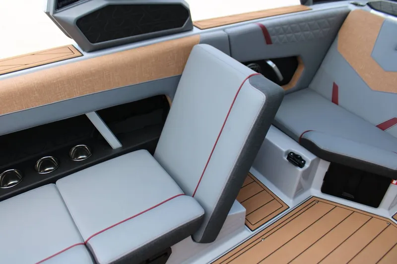 Slide: The Image of Nautique Super Air Nautique GS22 2026 - 14