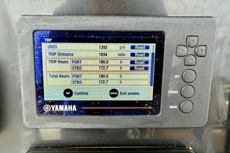 Slide: The Image of Yamaha display showing trip data for 2019 Wellcraft 262 Fisherman boat. - 18