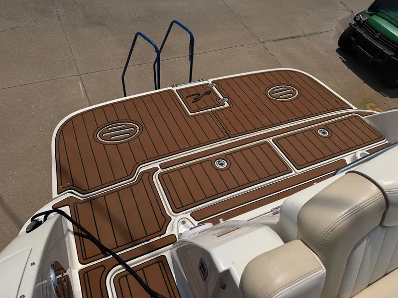 Slide: The Image of Sea Ray Sundancer 310 2012 - 5