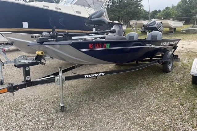 The Image of 2019 Tracker Pro 170 boat on trailer, parked outdoors. - 0