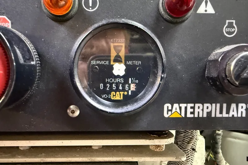 Slide: The Image of Caterpillar service meter showing 2546 hours on a 2002 Sea Ray 560 Sedan Bridge. - 125