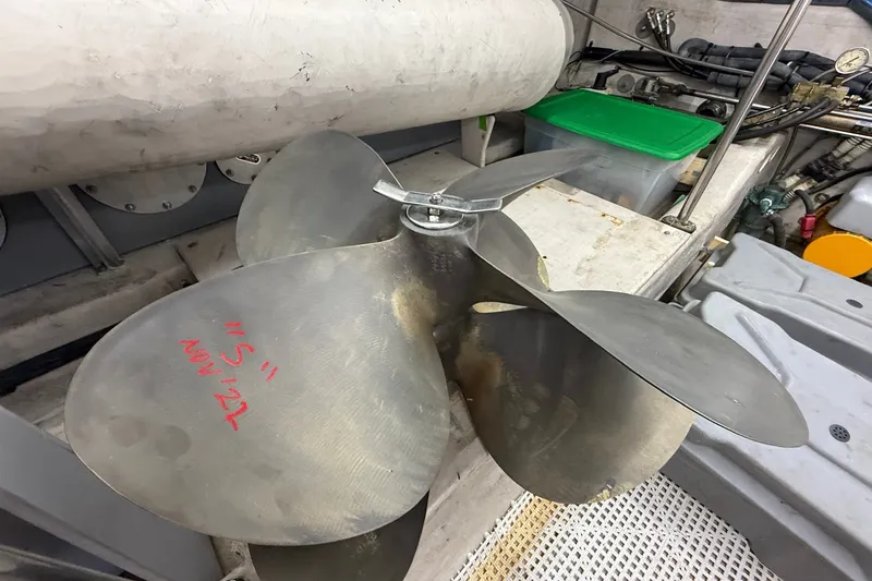 Slide: The Image of Propeller of 2002 Sea Ray 560 Sedan Bridge in engine room setting. - 131