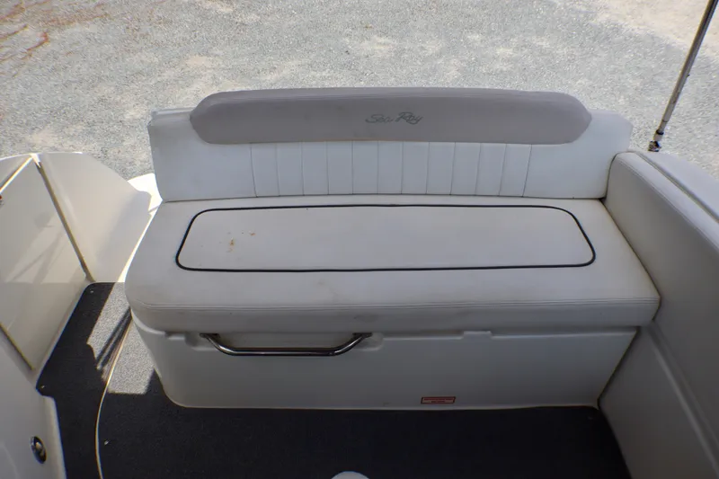 Slide: The Image of White seating area on a 2010 Sea Ray Sundancer 260 boat. - 22