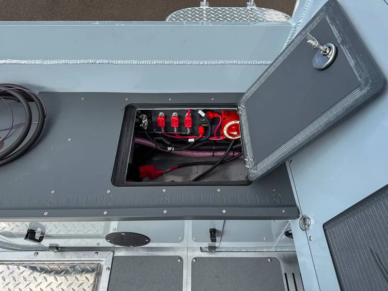 Slide: The Image of Hewescraft 220 Pioneer 2026 - 17