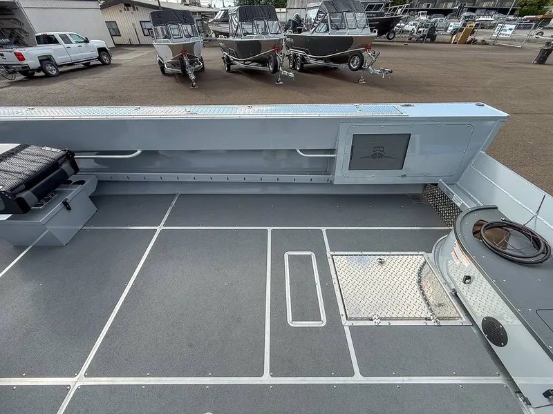 Slide: The Image of Hewescraft 220 Pioneer 2026 - 15