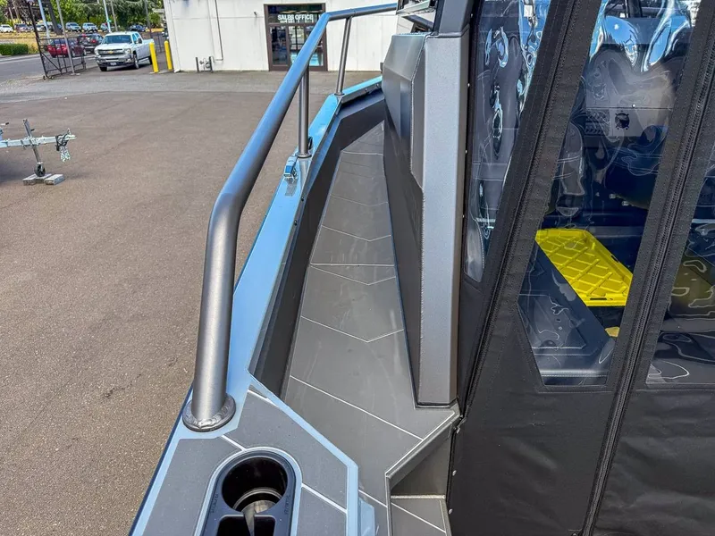 Slide: The Image of Stabi-Craft 2350 ULTRA CENTRECAB PROFISH 2026 - 18