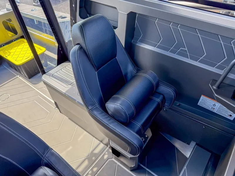 Slide: The Image of Stabi-Craft 2350 ULTRA CENTRECAB PROFISH 2026 - 14